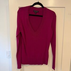 Banana Republic Women's V-Neck Sweater - Raspberry Pink